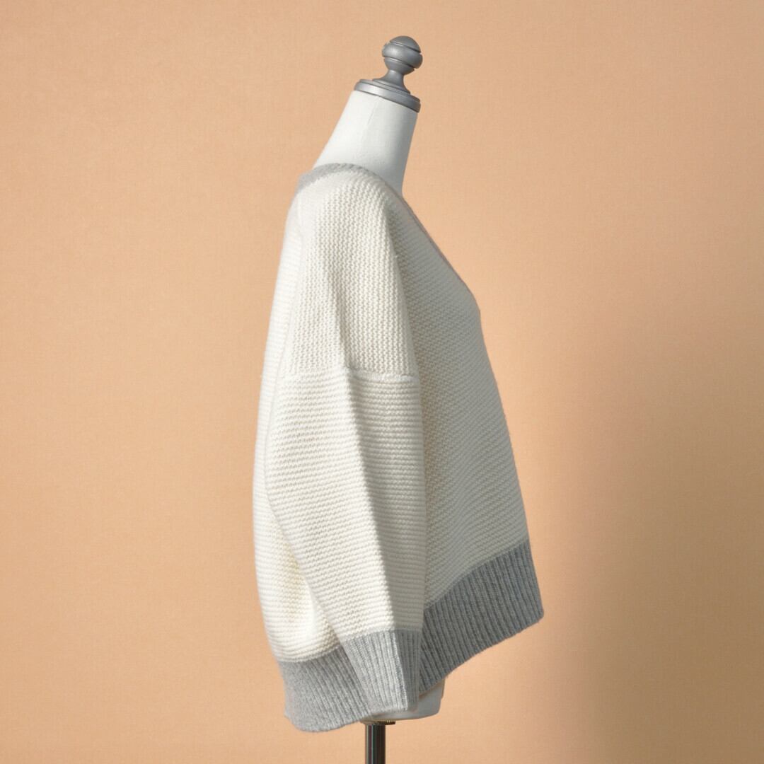 atelier naruse アトリエナルセ ウールVネックニット・オフホワイト レトロなデザインを現代的にアレンジしたニット【送料無料】