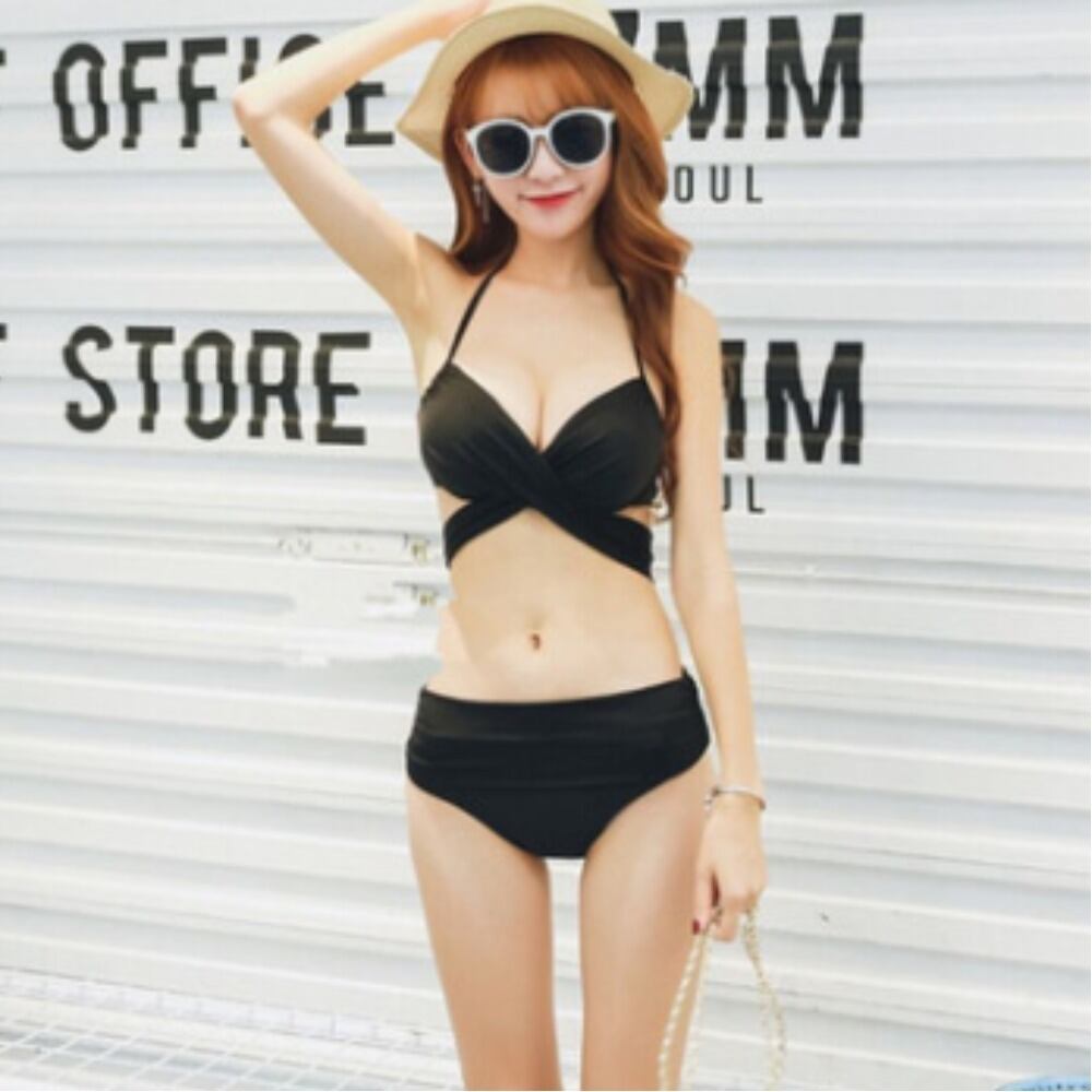 バックリボンが大人可愛い★ホルターネックビキニ/水着上下セット ブラック