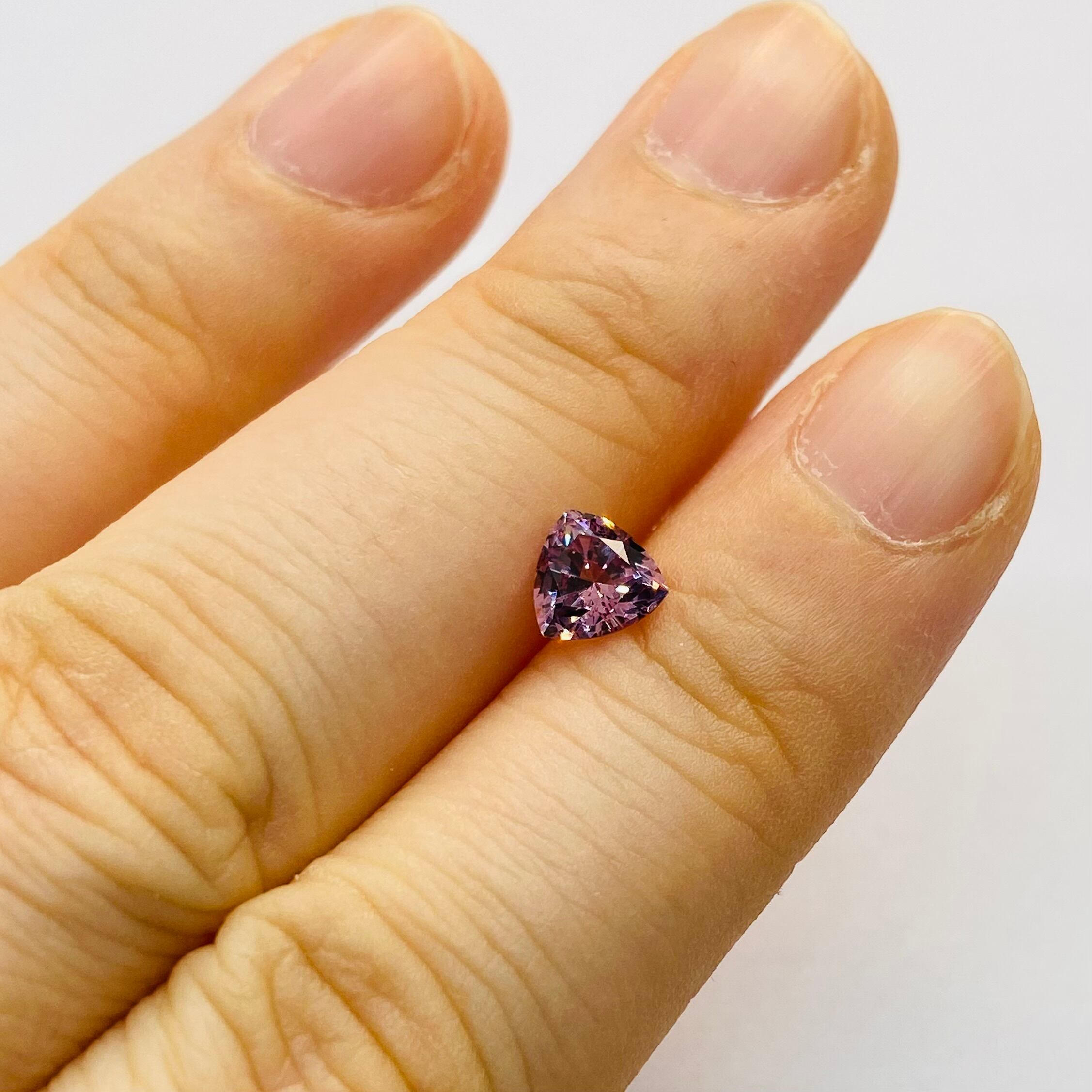 美カットキランキランなマラヤガーネット