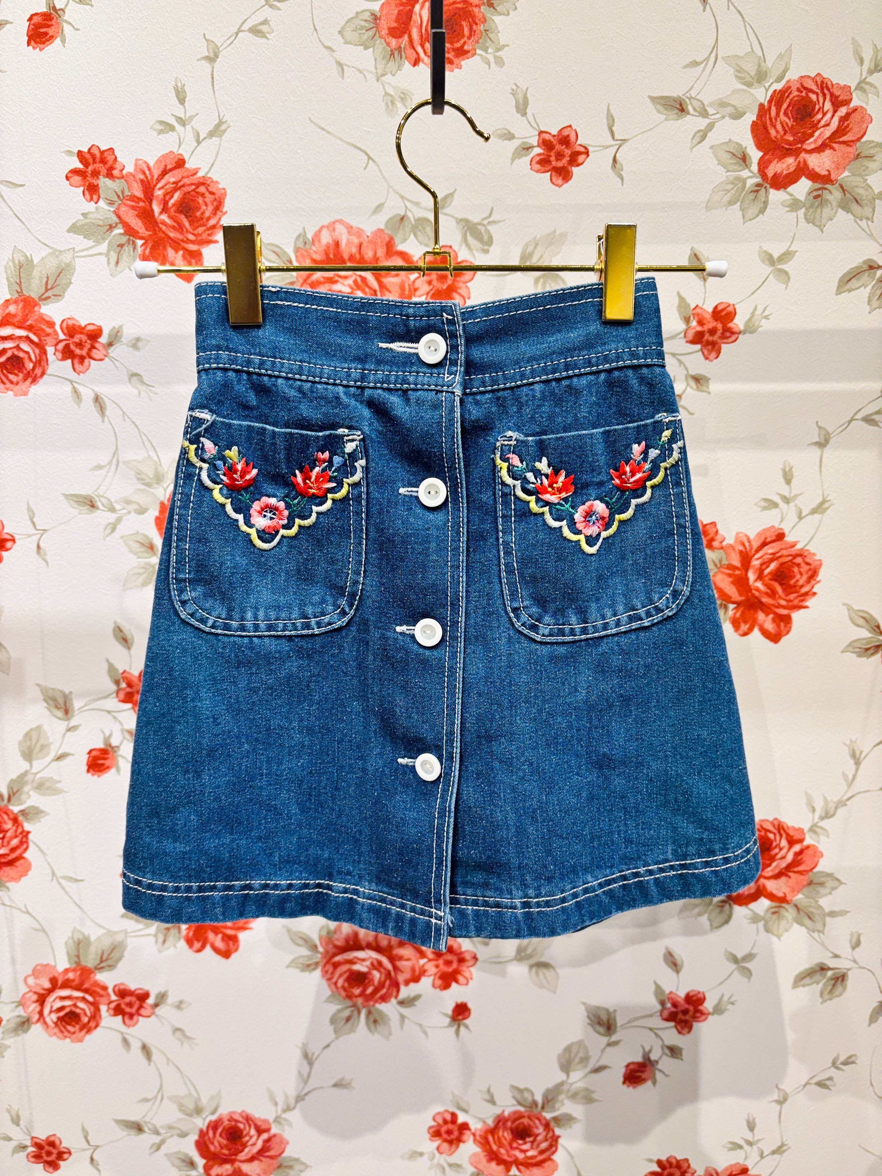【KIDS vintage】 embroidery denim skirt. size:about 5-8y
