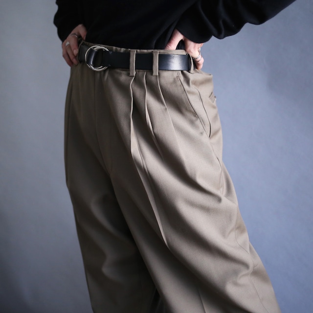 3-tuck tapered silhouette brown-beige wide slacks