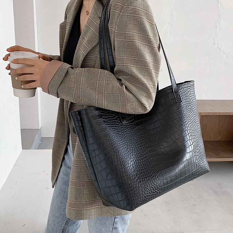 香港スタイルのレトロなレディースビッグバッグ女性2020新しい流行のファッション大容量ショルダーバッグネットレッドワイルドトートバッグ Tiancai_Wing_Bag96334923525