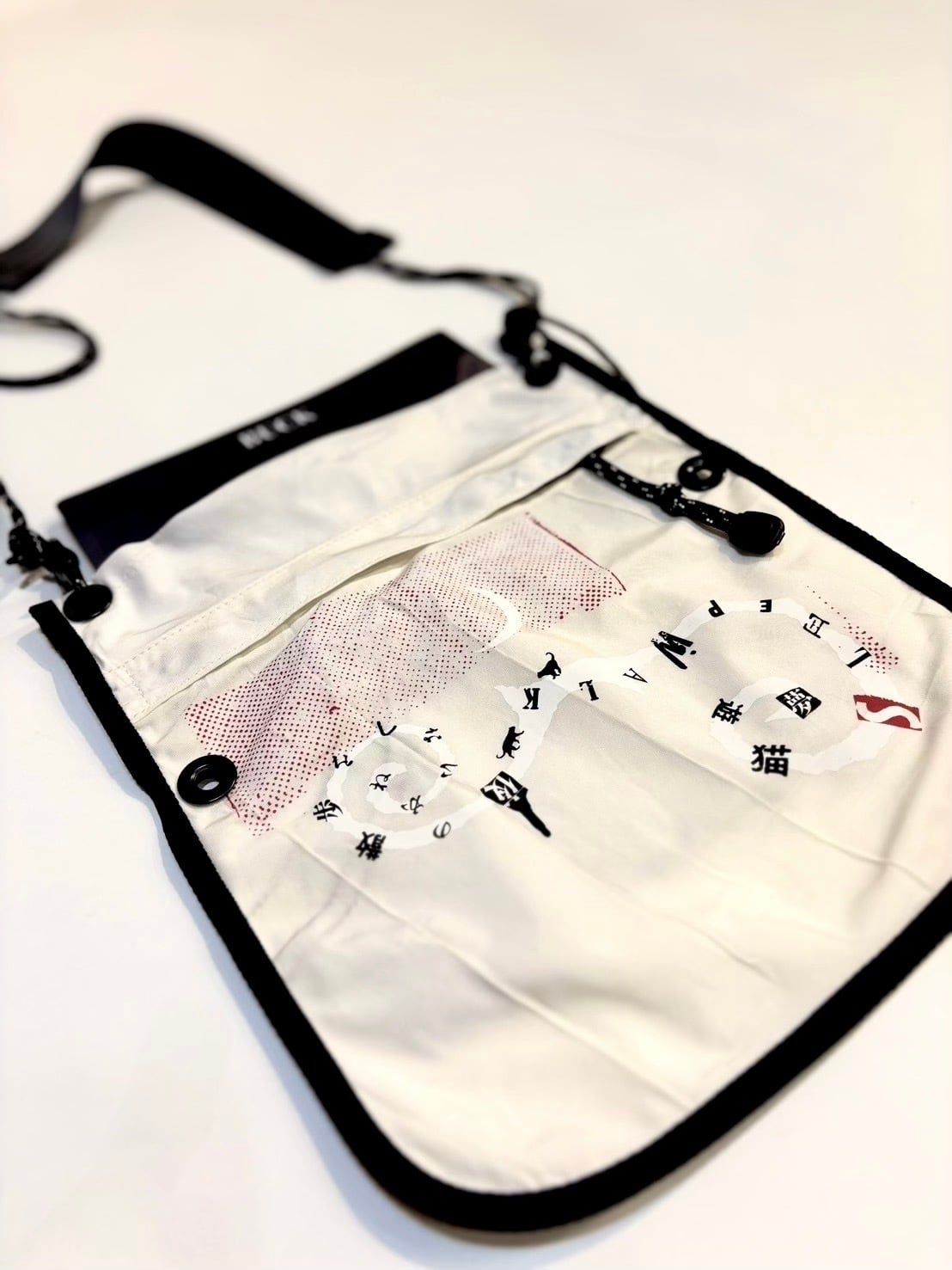 SLEEPWALK CAT ♾️ Sacoche (White) | ReP ON THE NET