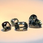 カラーチェンジジルコン 7.2x5.9mm, 1.52ct, ミャンマー産