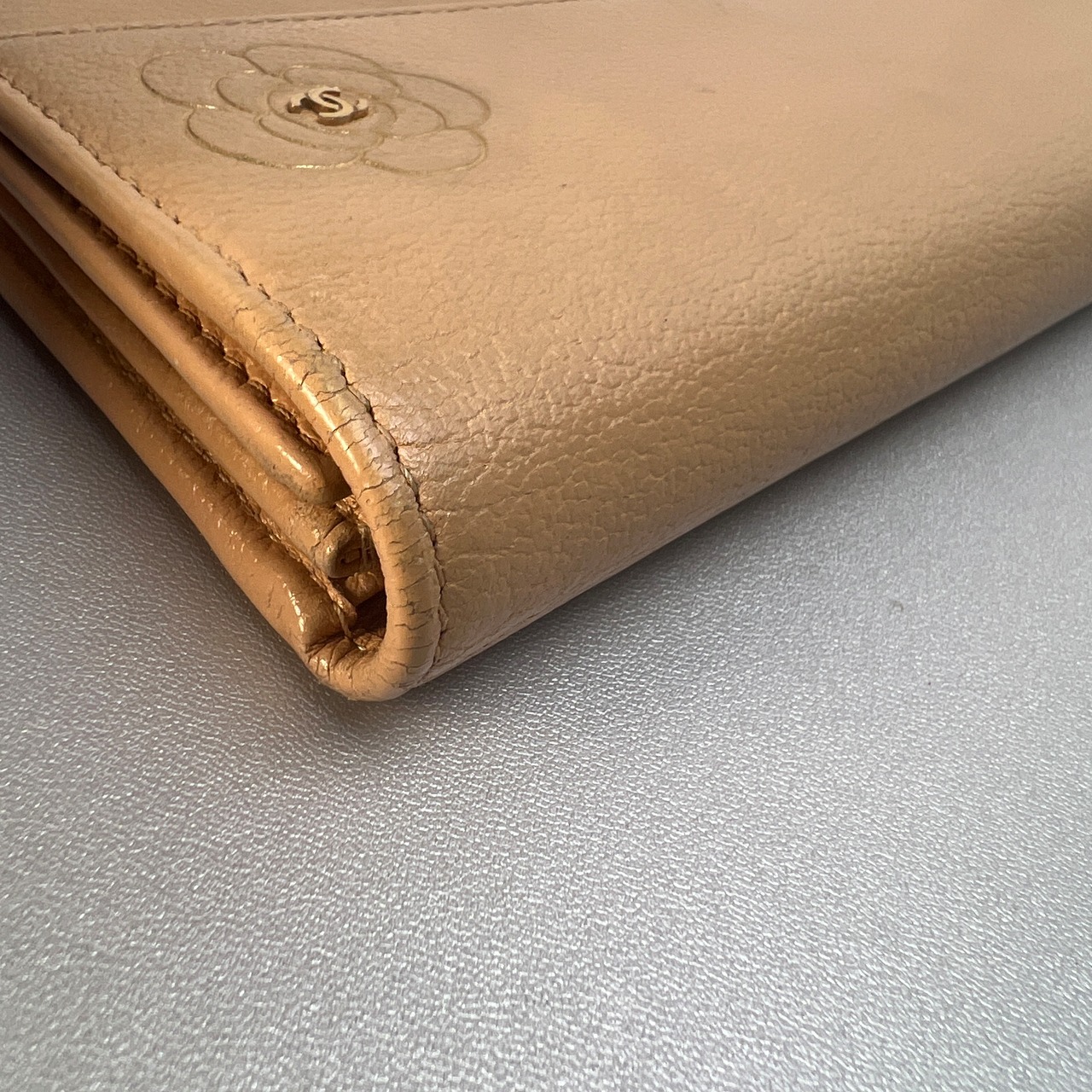 CHANEL シャネル ココマーク カメリア ラムスキン 長財布 ベージュ A-9648