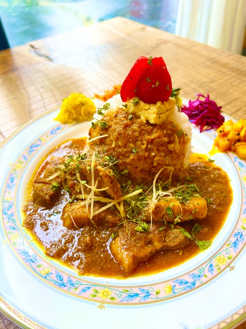 【送料無料】冷凍 トリプル山椒ジンジャーポークカレー×10個セット（カレー200g 10袋）