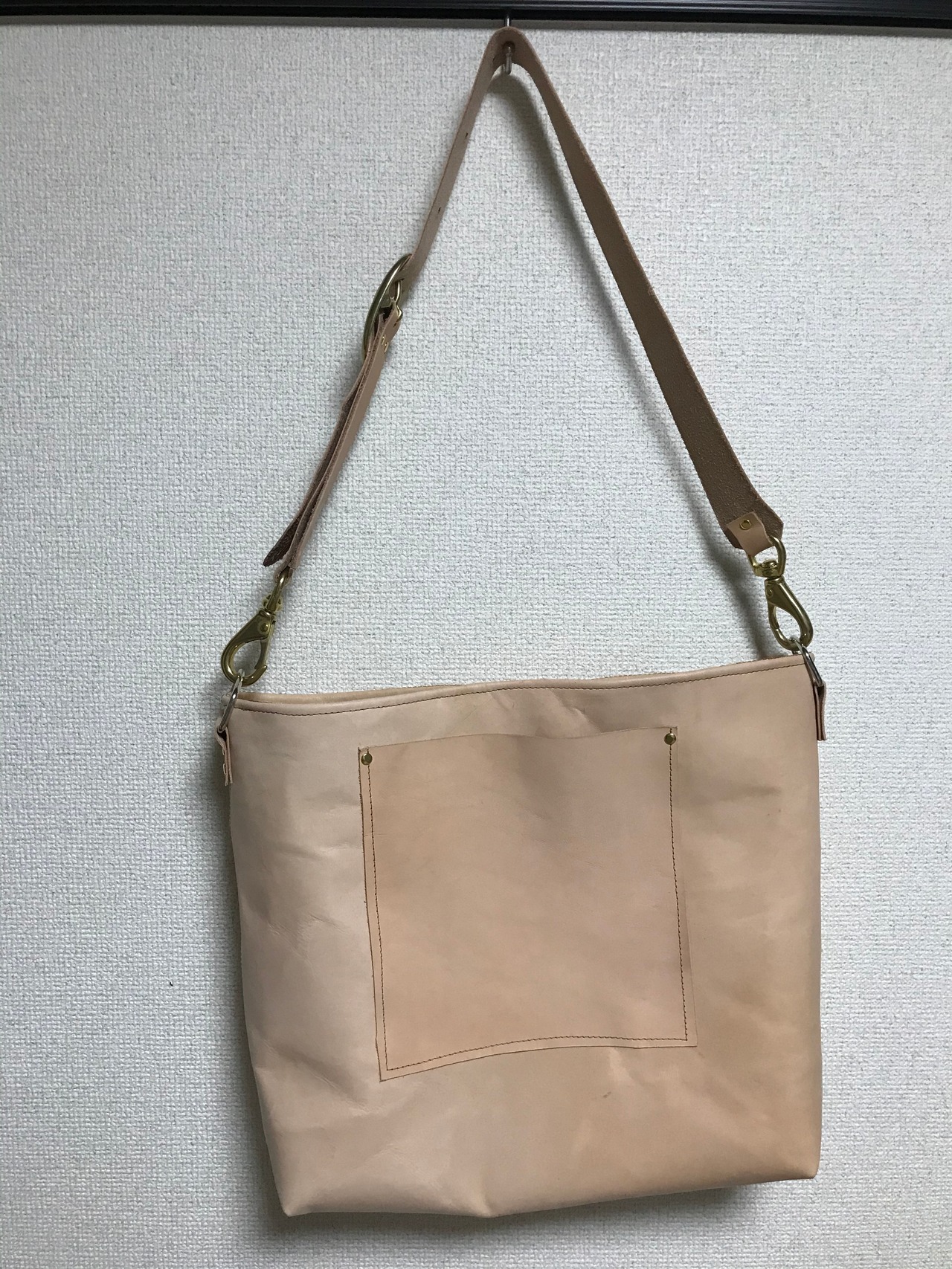 UNFINISHEDレザーショルダーバッグ