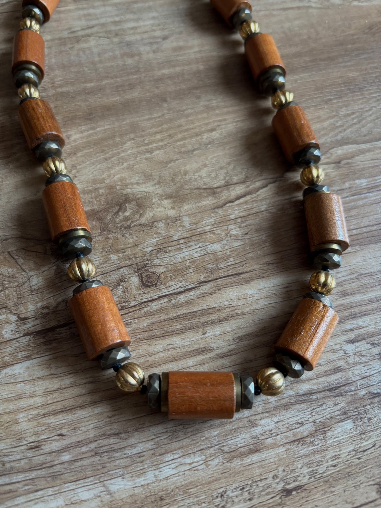 wood and gold tone bead necklace-5144-8