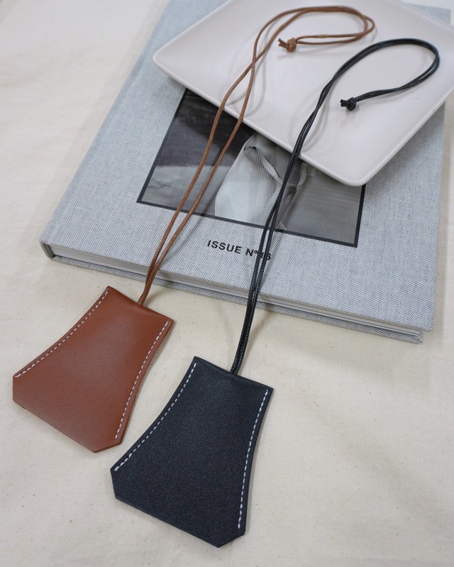 台形キーネックレス　5281128（1226）