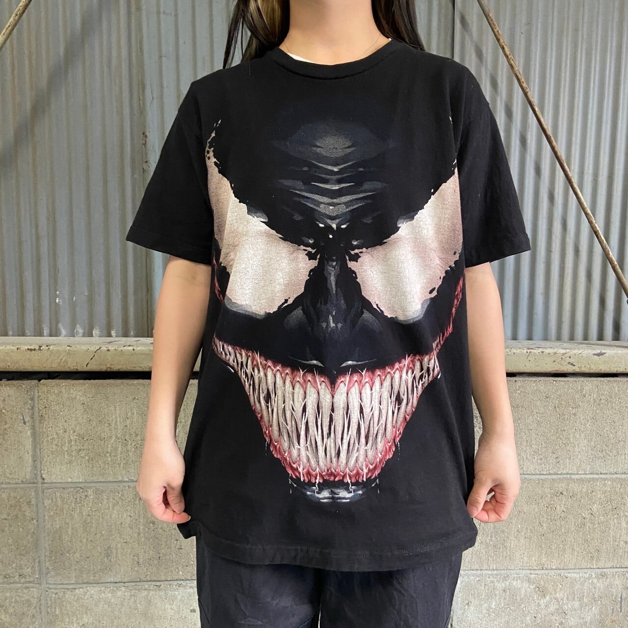 ヴェノム オーバーサイズTシャツ 黒 マーベル marvel VENOM ヴェノム ムービーオーバープリント Tシャツ メンズL相当