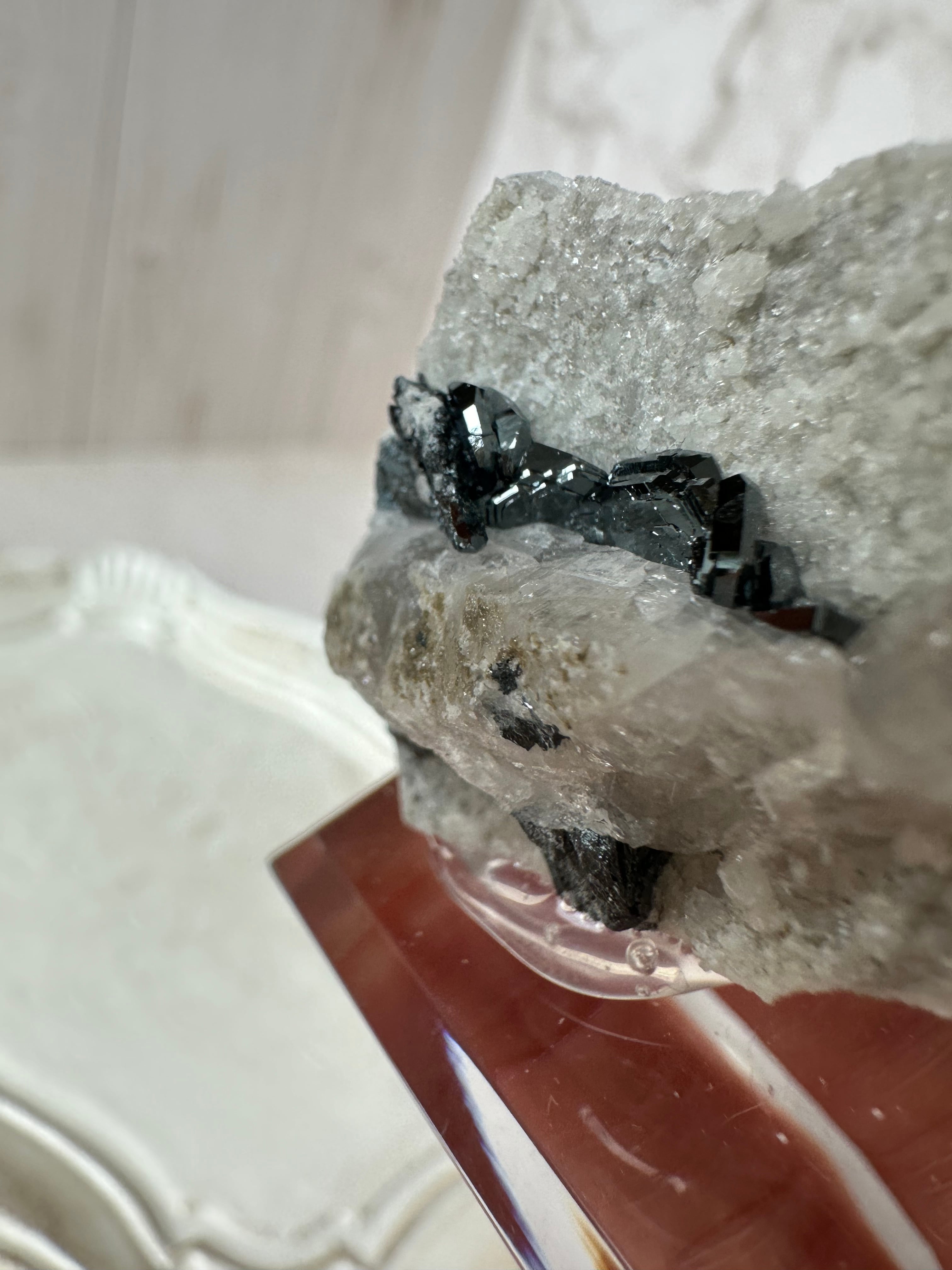 大切な存在】アイアンローズ ヘマタイトローズ オン クォーツ 赤鉄鉱