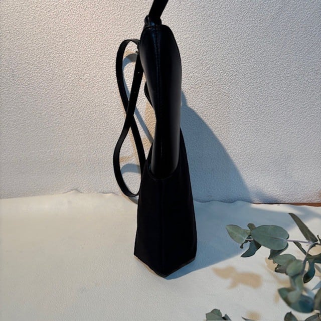 B.stuff　ナイロン×レザーコンビショルダー(クロ)