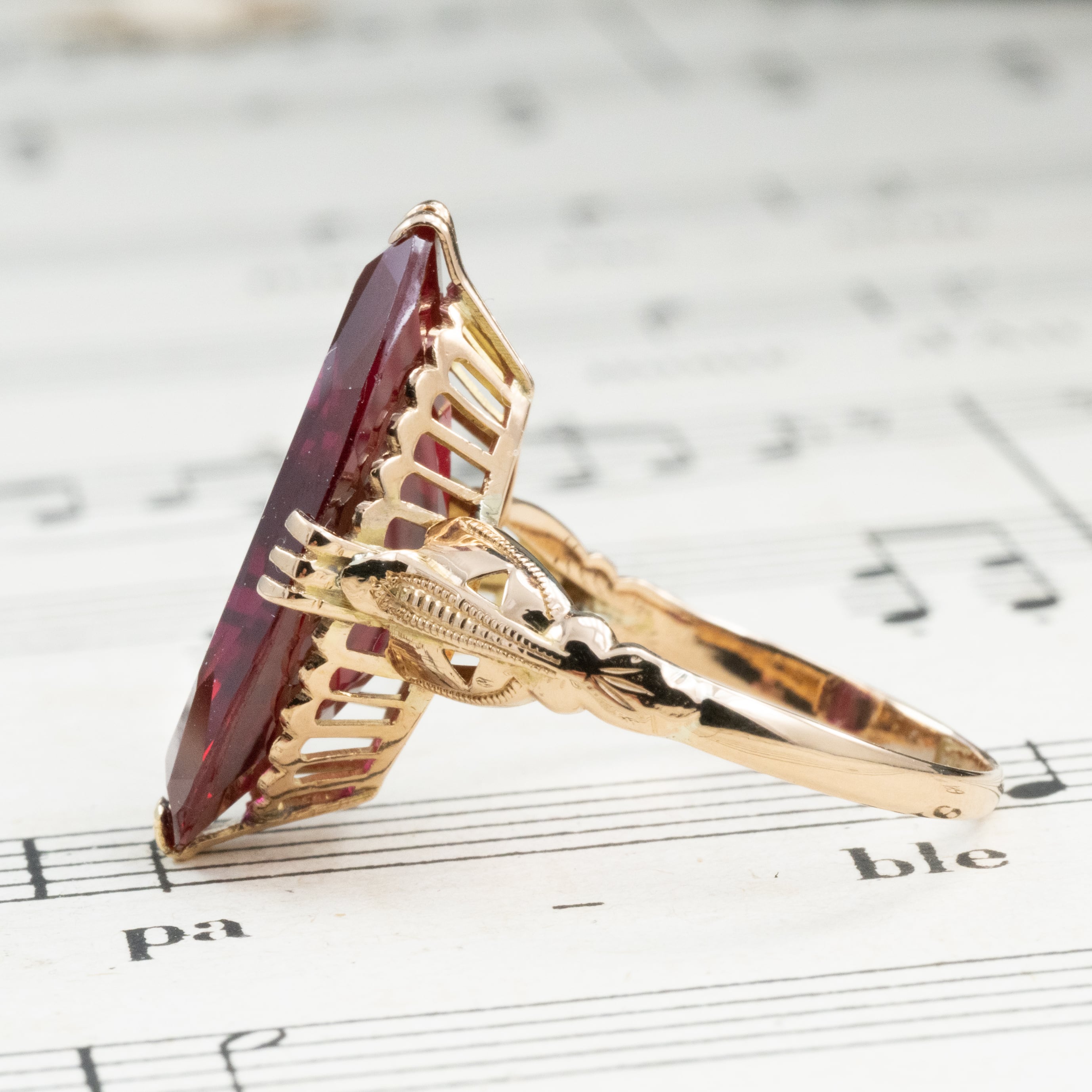 日本の作品】昭和レトロ デザイン 千本透かし ヴィンテージ リング K18