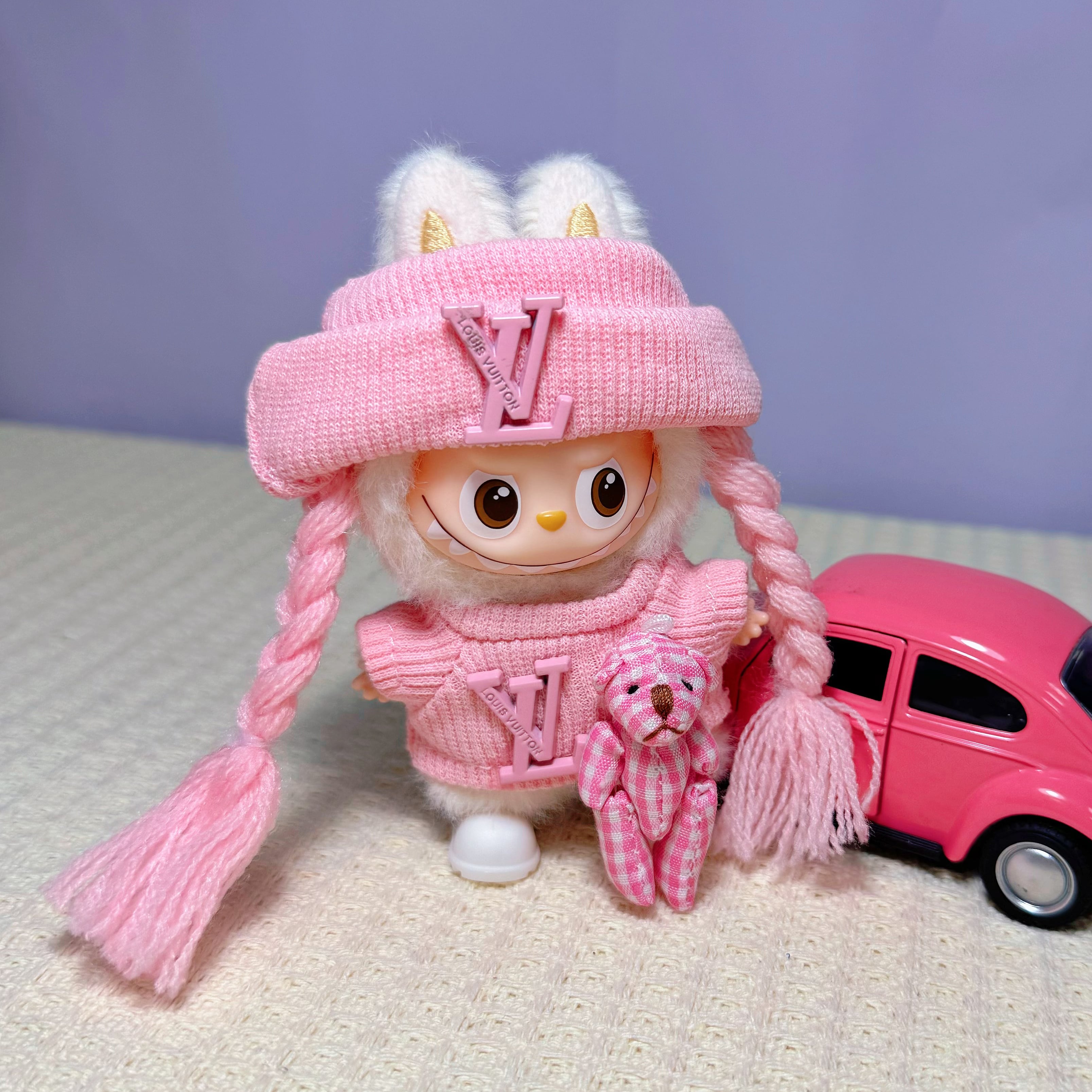 ☆ツインテールが超キュート!おしゃれで可愛い ツインテール造型 ☆ labubu 4.0 ラブブ 10cm ドール衣装 ニットコーデ バッグ付き ピンク ブルー