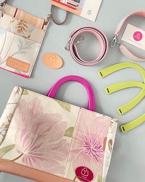 No.222613三角キューブバッグ（モーブフラワー）