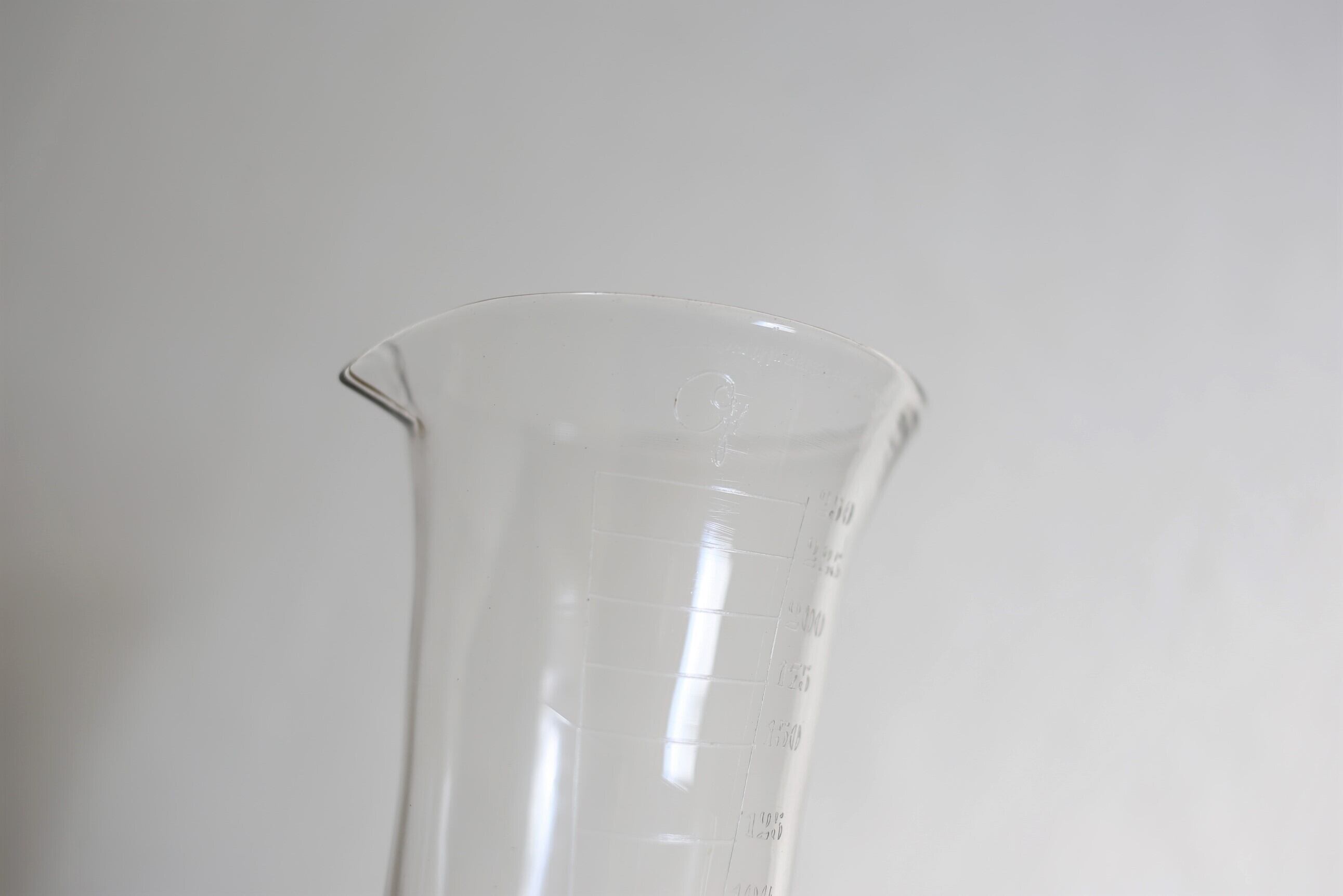 フランス アンティーク ヴィンテージ ガラス 脚付きメジャーカップ