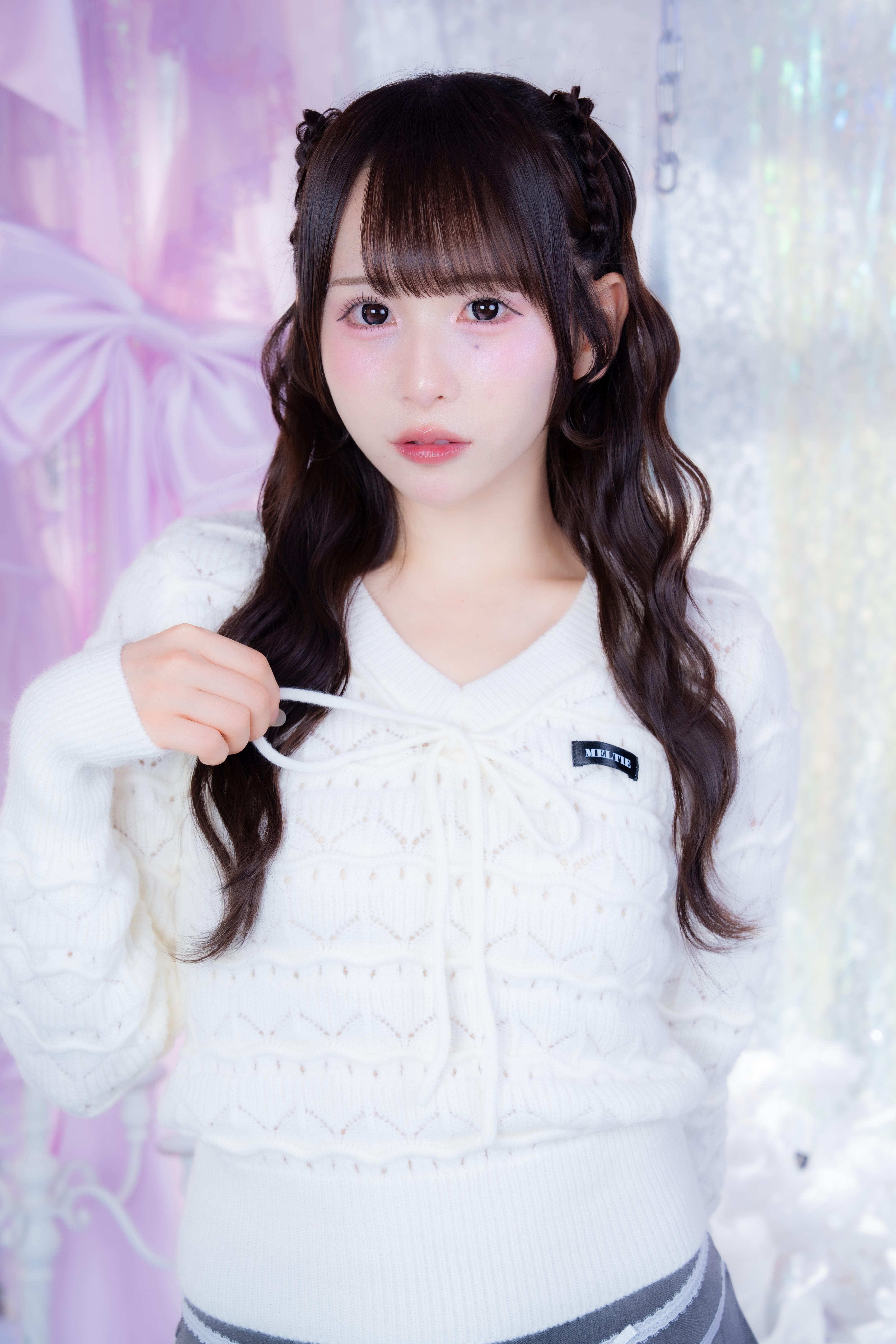 Ribbon V-Neck Knit