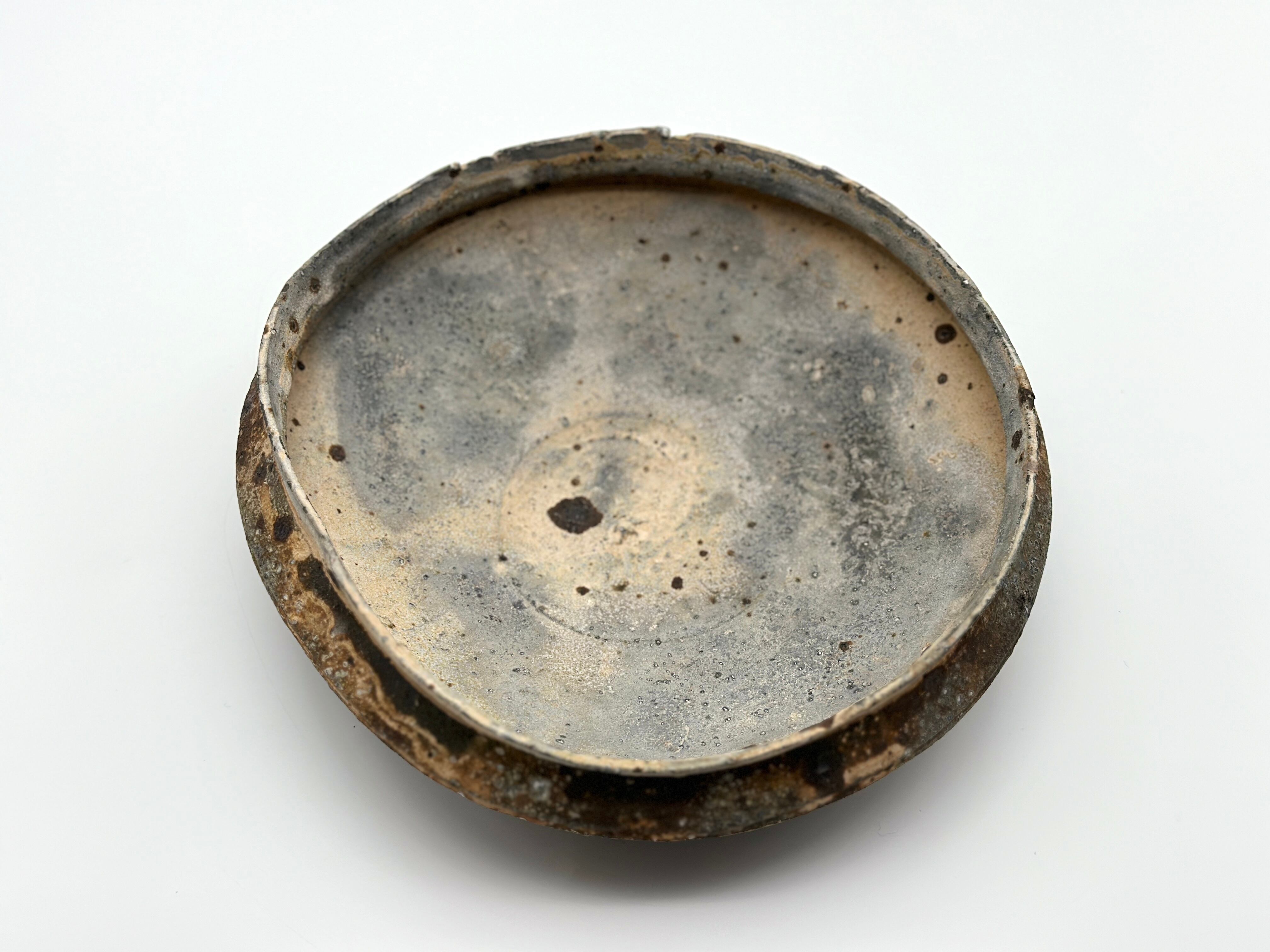 川村嘉範 焼き締め平鉢 (グレー) 一点もの | pomod'adamo (ポモダダモ)