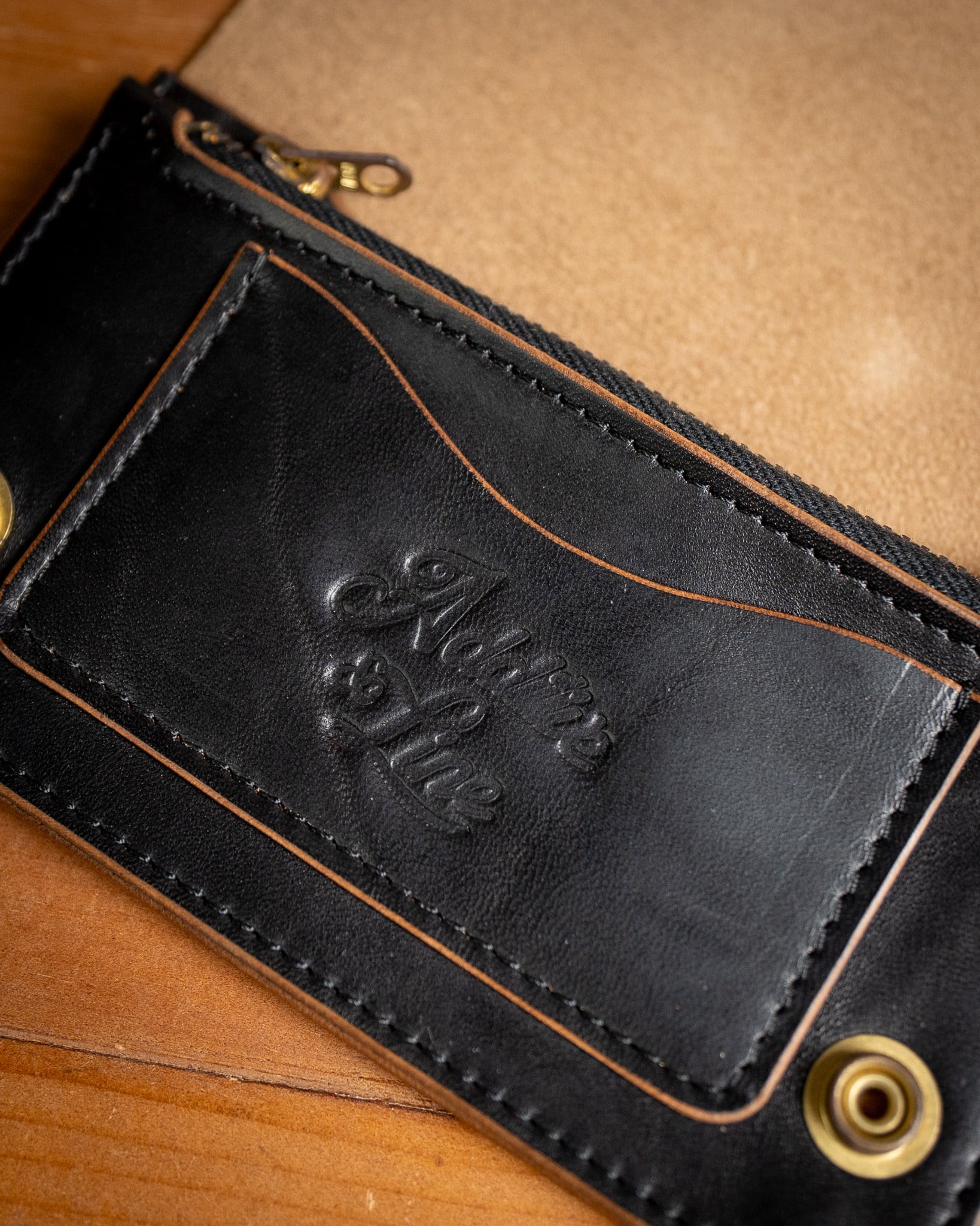 Additive and Line】Middle Tracker Wallet MTW-004 Maryam Horse Butt
