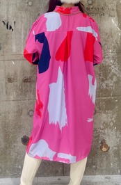 KNIP ペイント柄ミドル丈ワンピース
