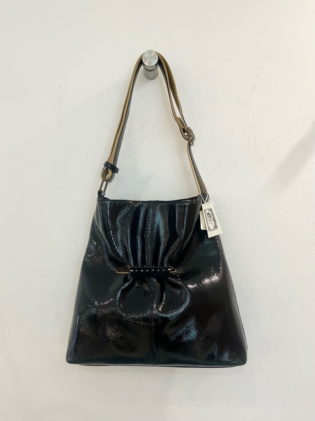 再入荷! DEUX MILLE ドゥミル 2wayエナメルショルダー[BLACK]