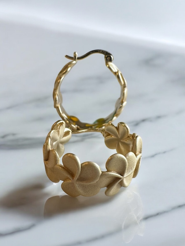 Plumeria  hoop earring Hawaiian jewelry(ハワイアンジュエリープルメリアフープピアス)