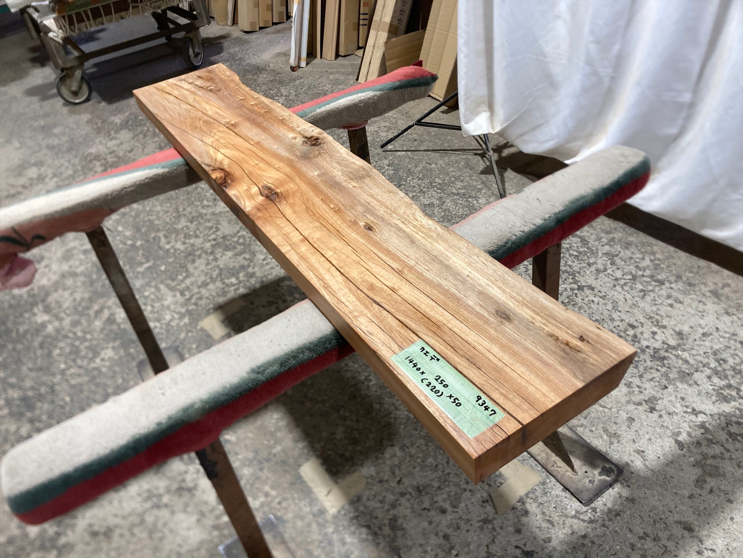 楓9347 メープル メイプル 一枚板無垢 乾燥材 1440x250x50mm カウンター 店舗 リフォーム 棚板 テーブル