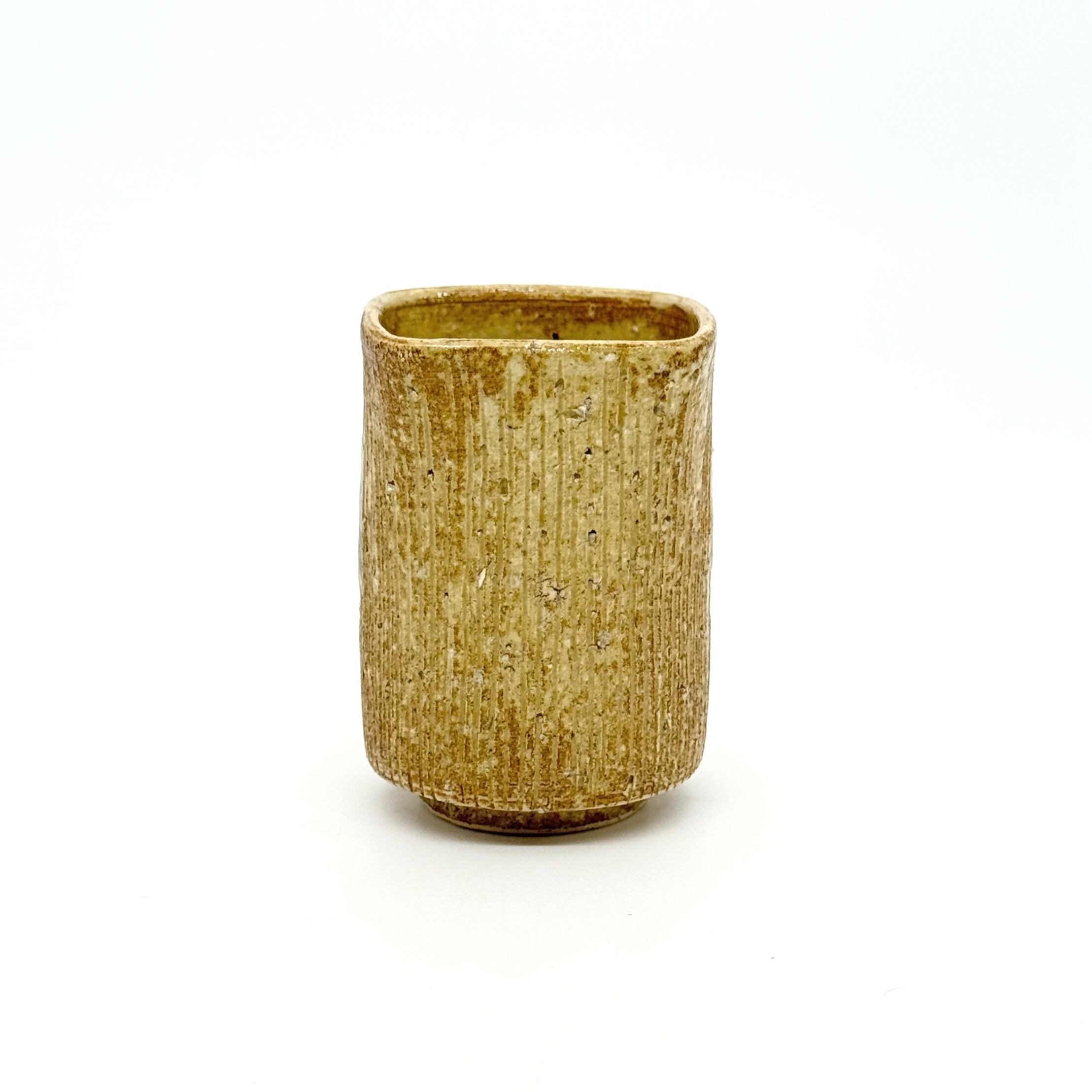 SALE】黄瀬戸千彫 ぐい呑み S19 | 24to3［西富陶磁器オンラインストア