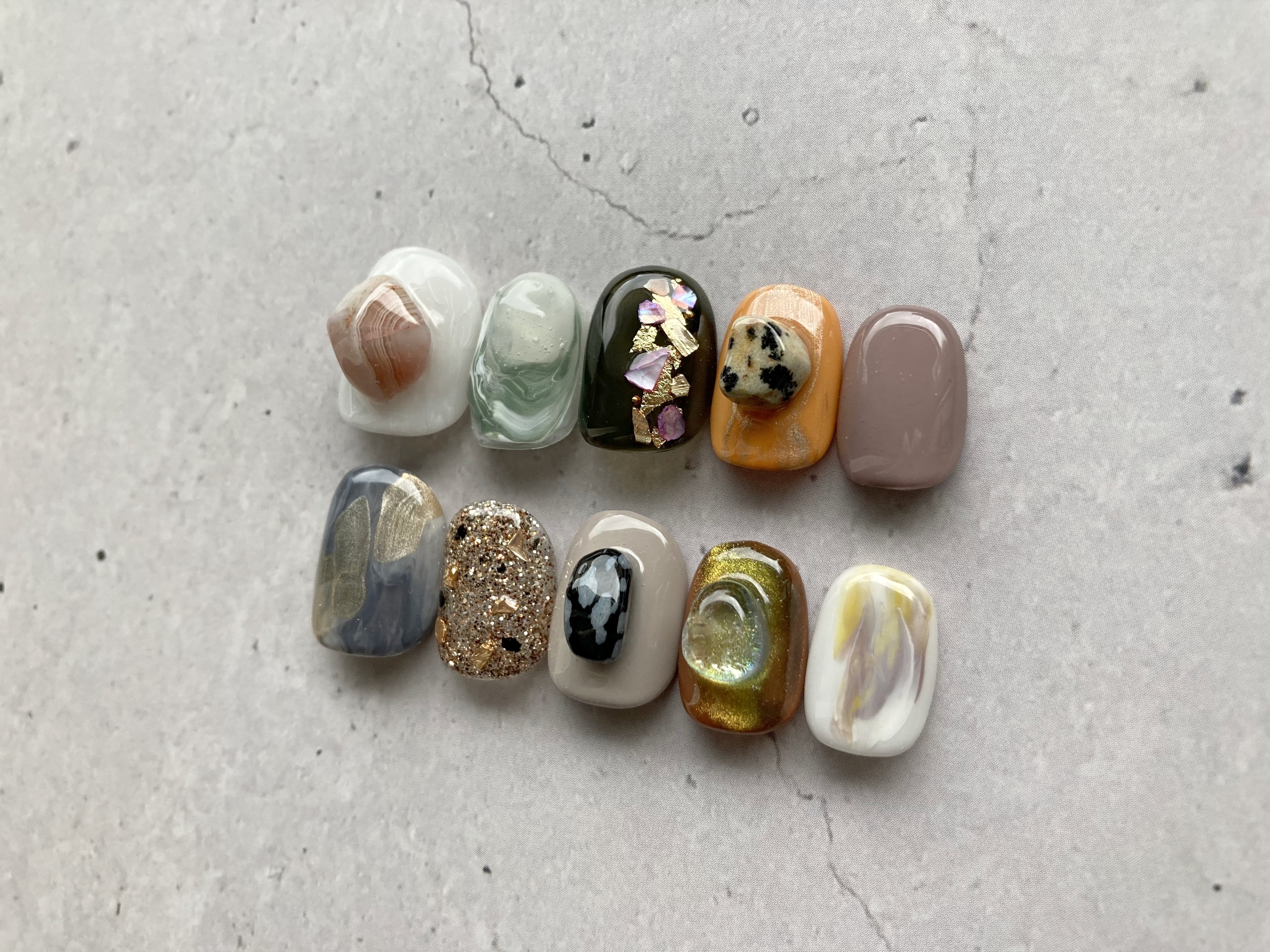 ペルシャアゲート×ダルメシアンジャスパー×クラッシュゴールドのネイル