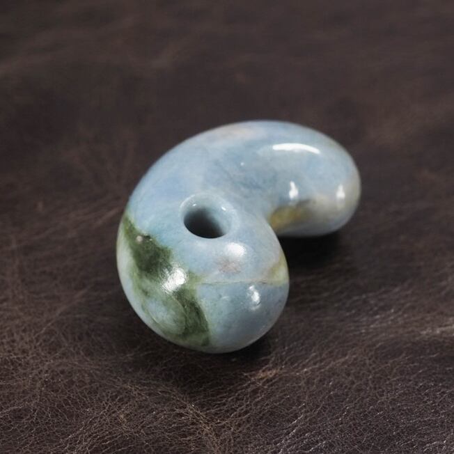 若桜翡翠 青紫色 まがたま 勾玉 13.6g Purple Blue wakasa Jadeite