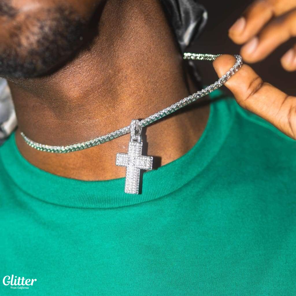 Baguette Diamond Cross Necklace | Glitter powered by BASE