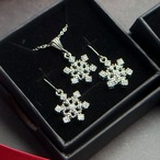 【ホリデーボックス】雪の結晶ピアス・イヤリング＆ネックレスセット サージカルステンレス316L k16gp クリスマス