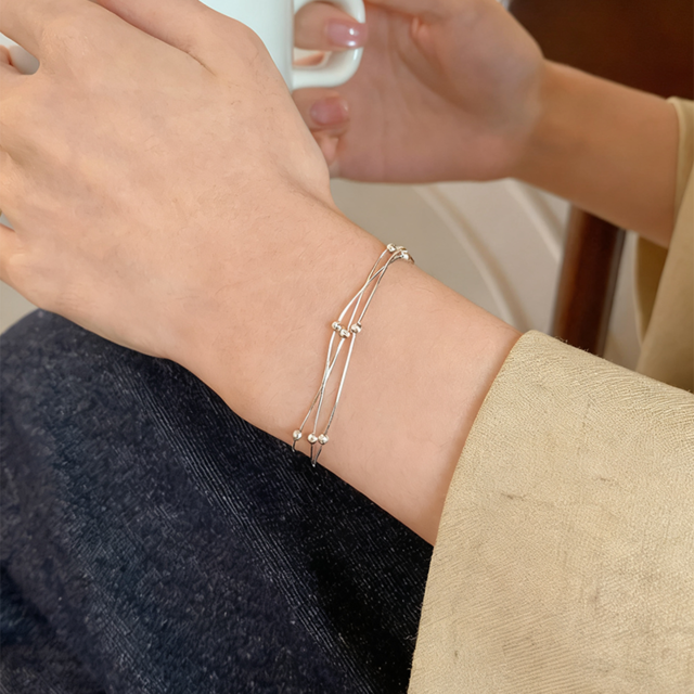 Milky3重なり絡む藤のブレスレット