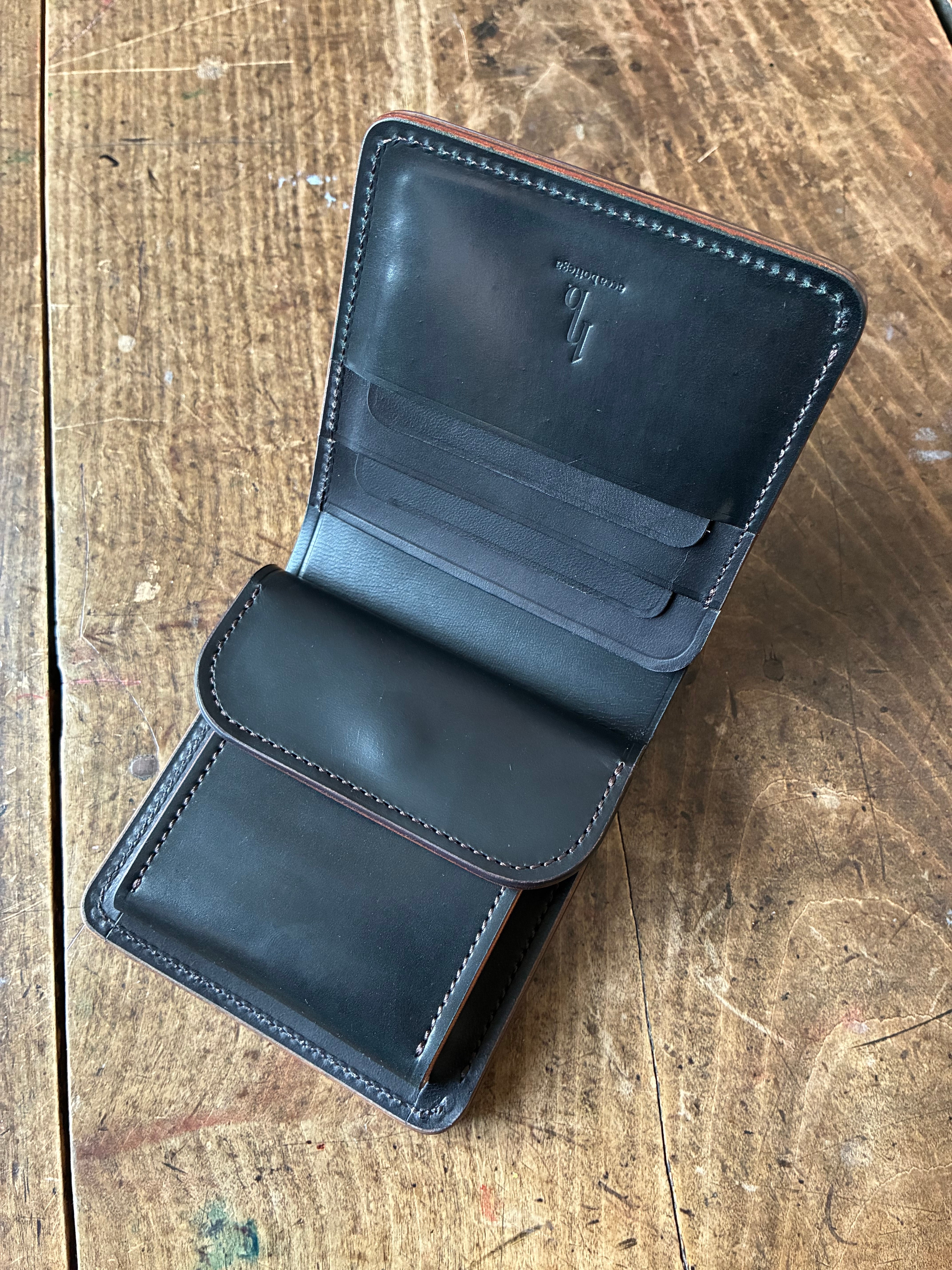 acca bottega アッカボッテガ 財布 新品未使用　タウラス acca bottega（アッカ ボッテガ） 上質な革製品・レザーグッズ