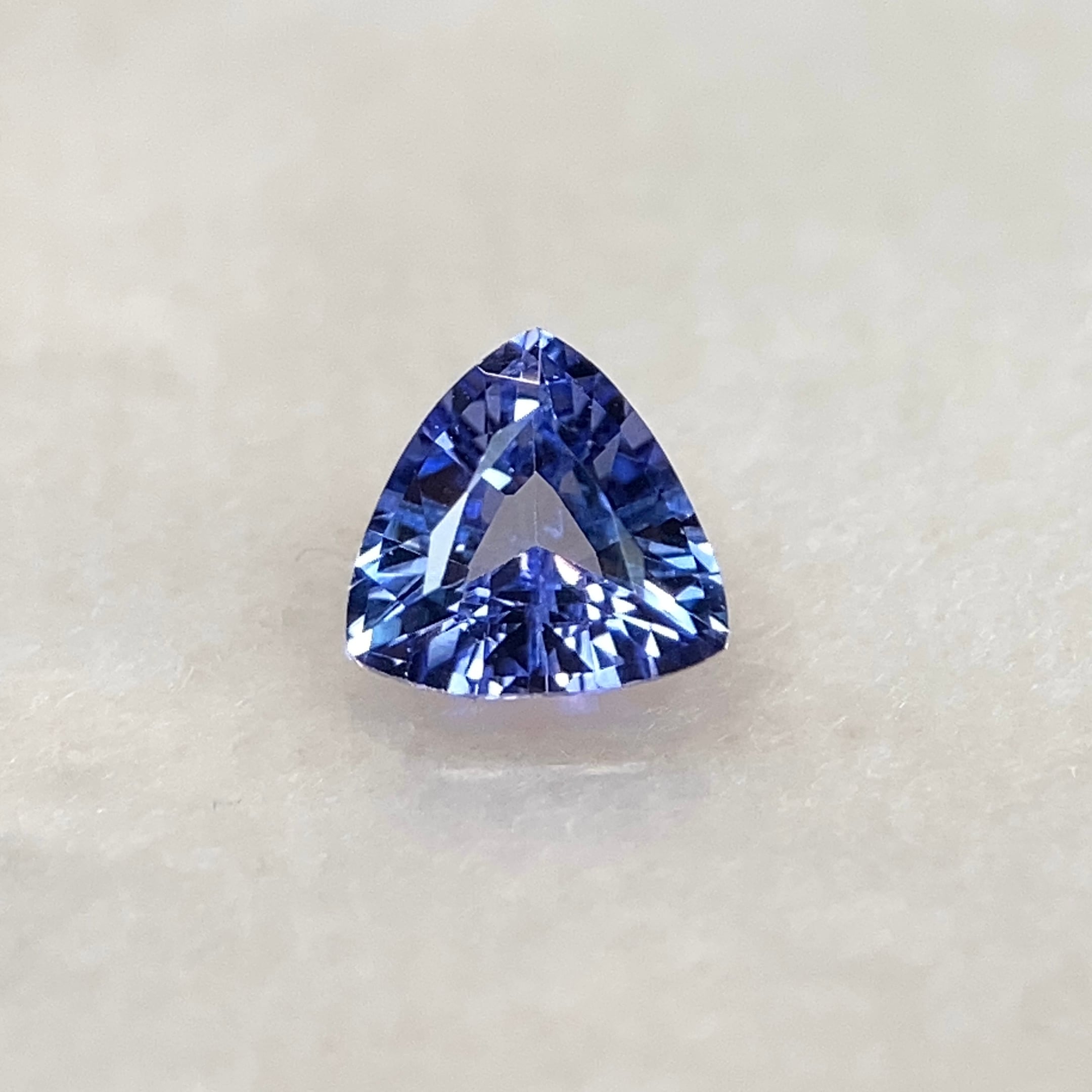 サファイア 0.331ct 青紫色 簡易ソーティング付き No.198 | 天然石と