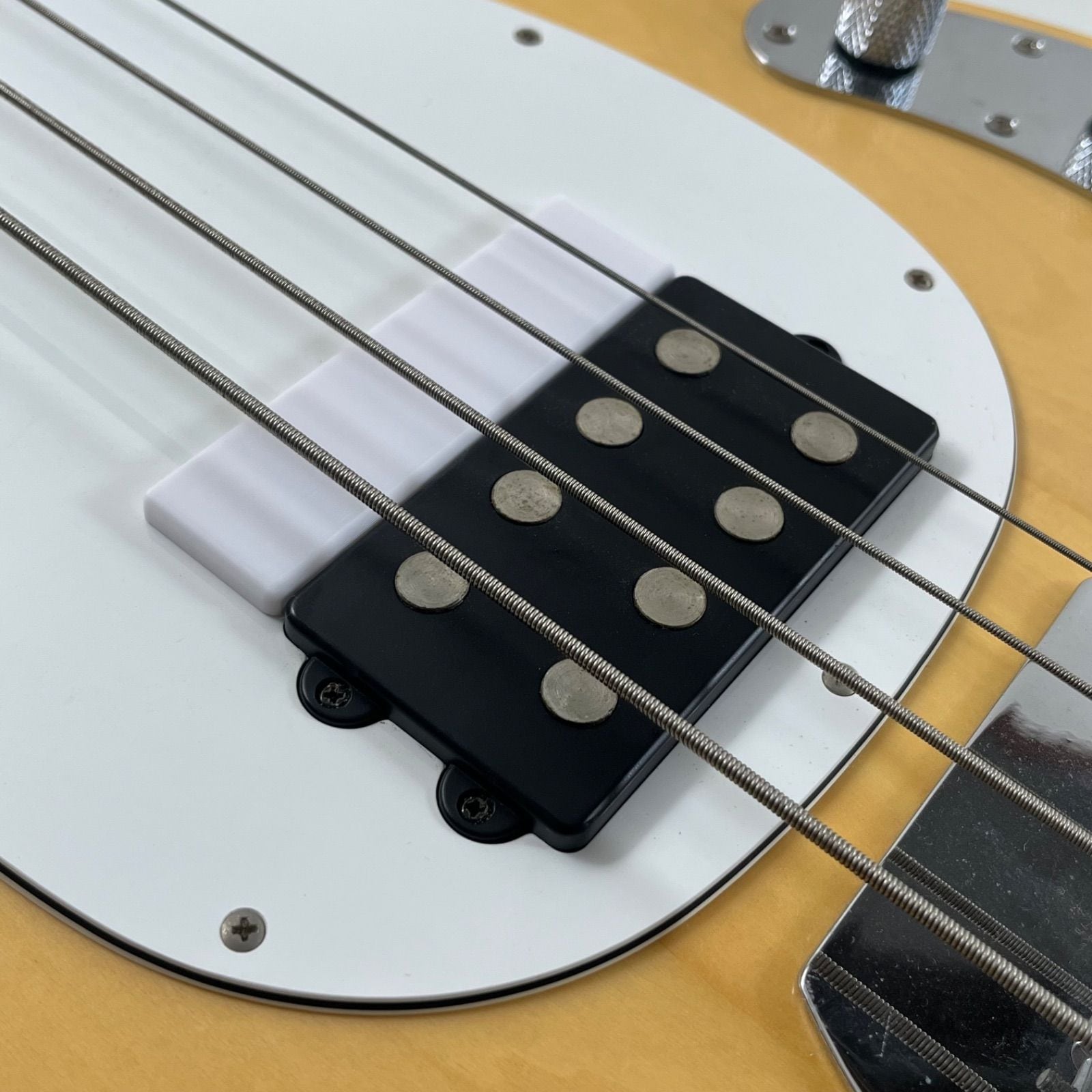 フィンガーランプ付き STERLING by Musicman STINGRAY 高さ調整可能なフィンガーランプ - MUSICMAN StingRayタイプ用 ハーフ
