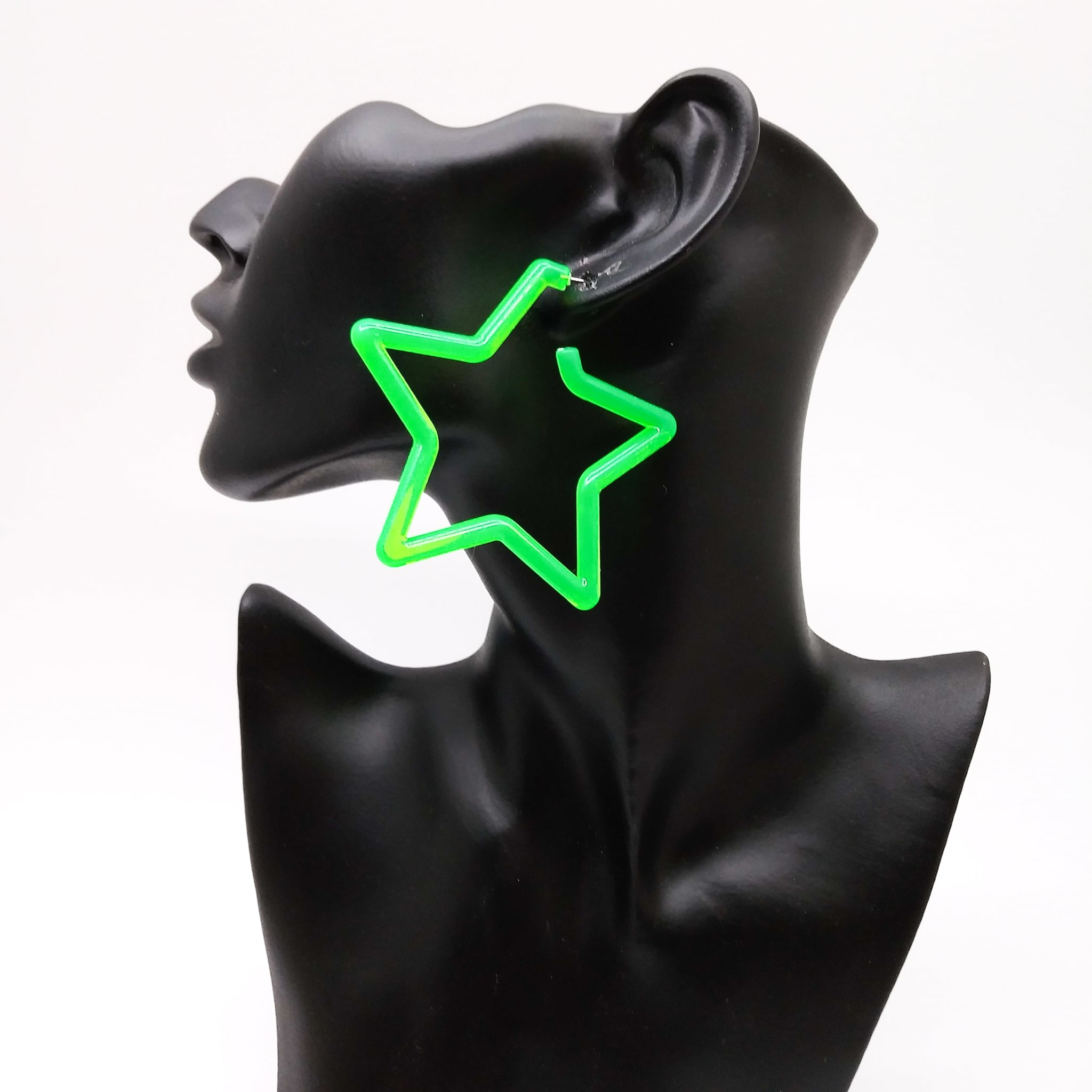 ネオングリーン スターピアス ポップ 星型ピアス 星 アクセサリー