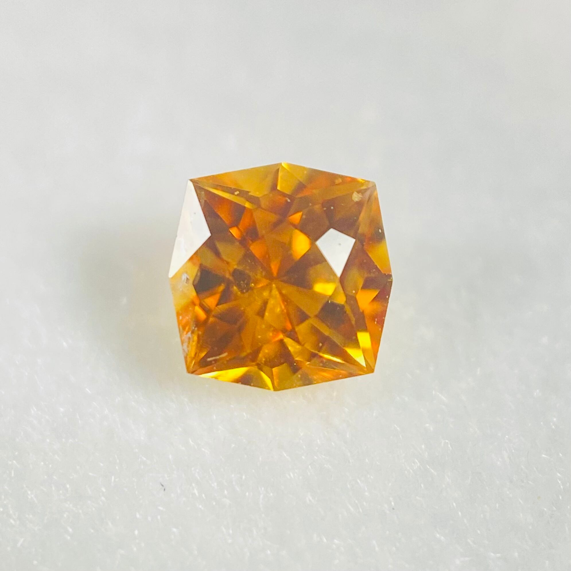 鮮やかで可愛らしいモンタナサファイア