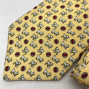 無邪気にボールで遊ぶ犬ちゃん　necktie ネクタイGiorgio Ladavas KOREA