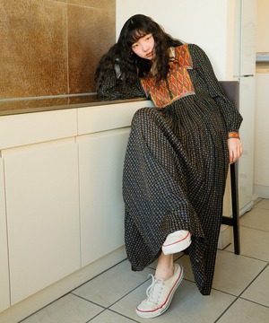 【送料無料】90's Afghani black Rainbow embroidered front dress