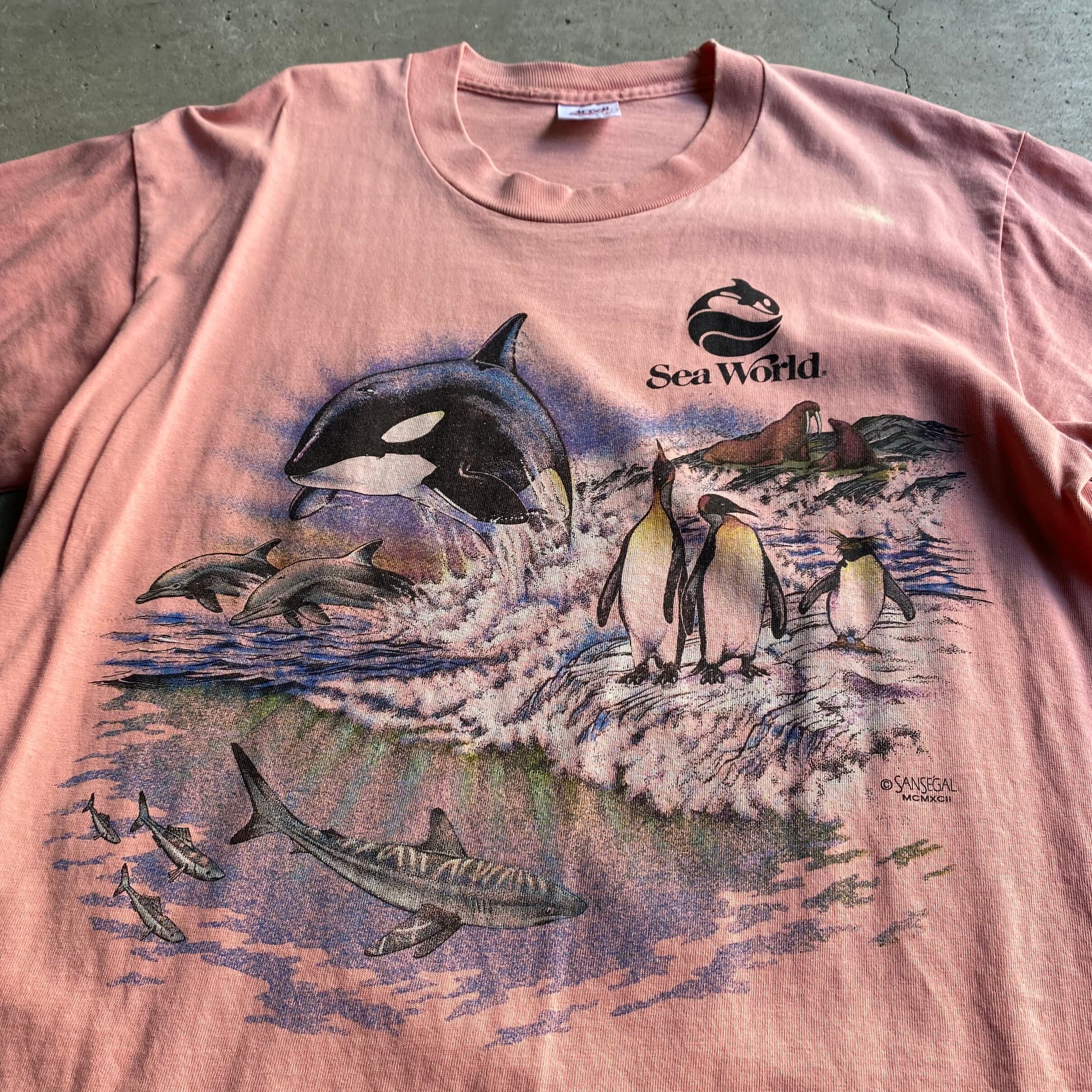 USA製 90年代 ”Sea World” 水族館 スーベニア アニマルプリントTシャツ ヴィンテージ メンズM 古着 シングルステッチ ピンク  90s ヴィンテージ ビンテージ【Tシャツ】【P2000】 | cave 古着屋【公式】古着通販サイト