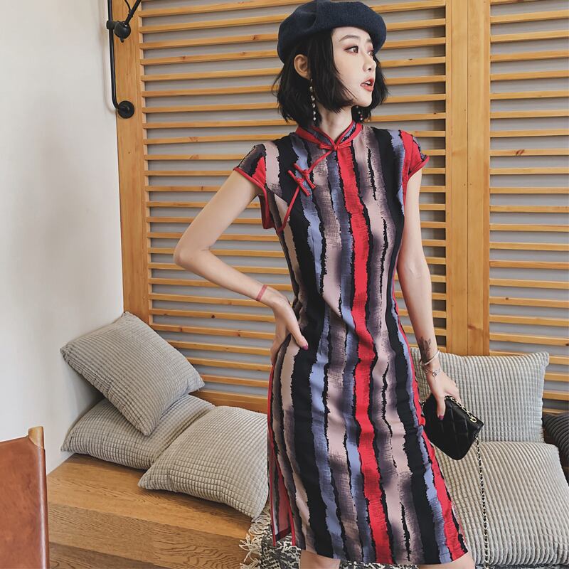 チャイナドレス ワンピース チャイナ風服 中華服 スタンドネック 半袖 ロング丈 エレガント 着痩せ 上品 大きいサイズ M L Ll 3l 4l 普段着 パーティー 女子会 個性的 ファション 配色 レッド ブラック Elegant