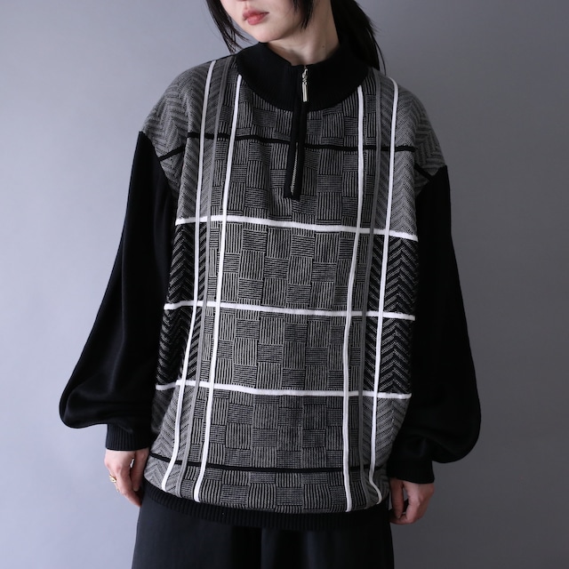 monotone switching color pattern over silhouette half-zip knit