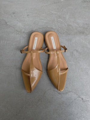 asymmetry toe fragile strap sandal