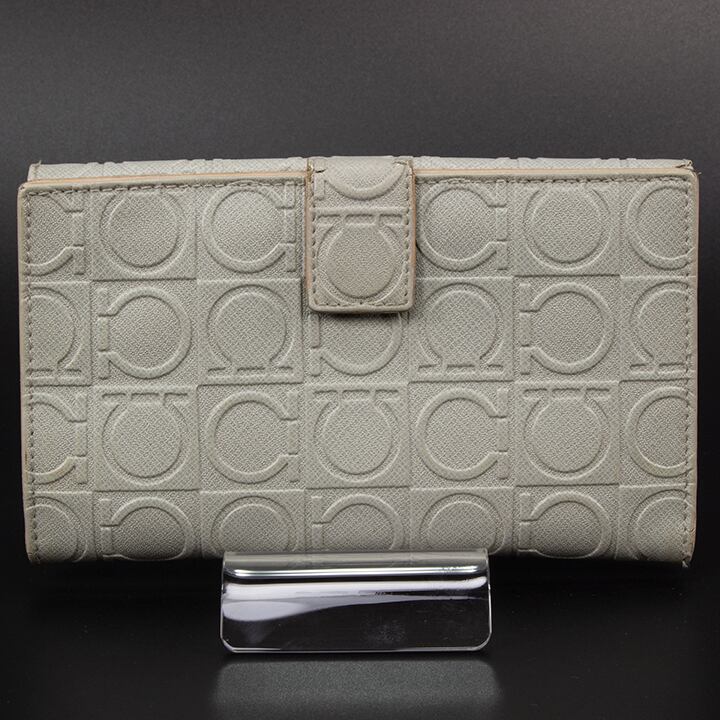 【週末お値下げ】フェラガモ　二つ折り財布　グレージュ　ガンチーニ 限界価格・送料無料・レア】Ferragamo・フェラガモ・短財布・二つ折り