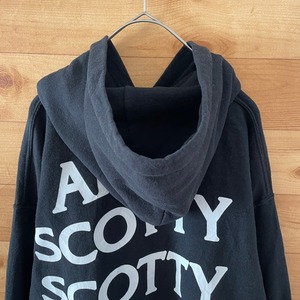 【GILDAN】ワンポイント バックプリント anti scotty scotty club プルオーバー パーカー USA古着