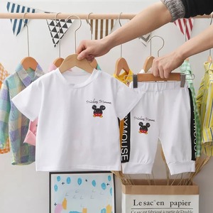 即納 バックプリントがかわいいモノトーンTシャツ&ロゴパンツセット