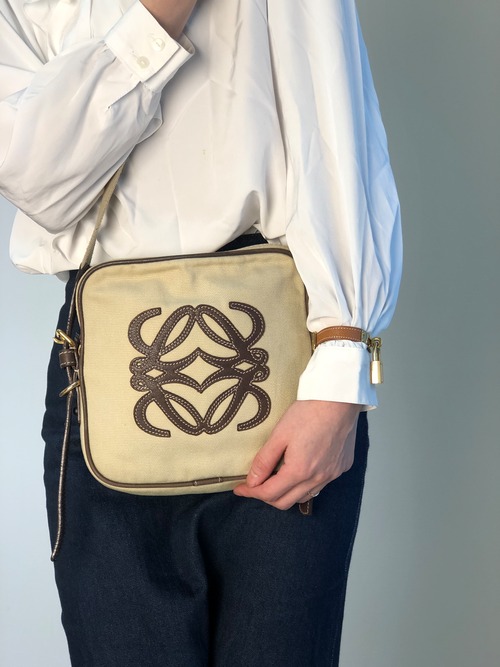 LOEWE ロエベ ショルダーバッグ ベージュ アナグラム キャンバス vintage ヴィンテージ オールド skbtbz