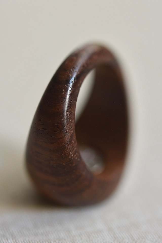 IORI/"HERMES" ring/wood sellier