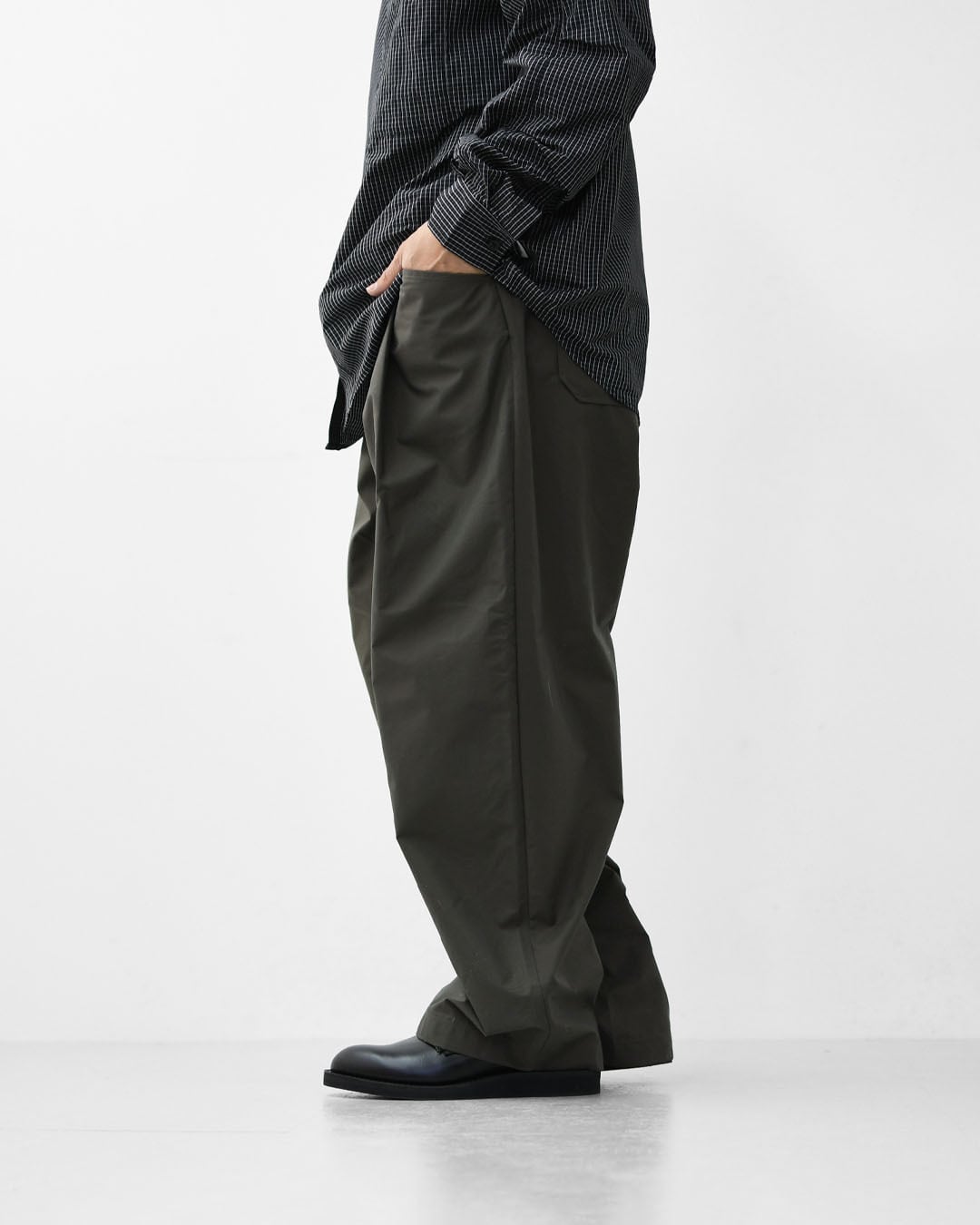 DANTON [ダントン] M Stunner Nylon 2tuck Easy Pants [DT-E0275SNY